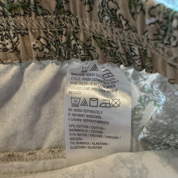 Issacmizrahi Size 14 Floral Patterned Women’s Shorts - Picture 4 of 6